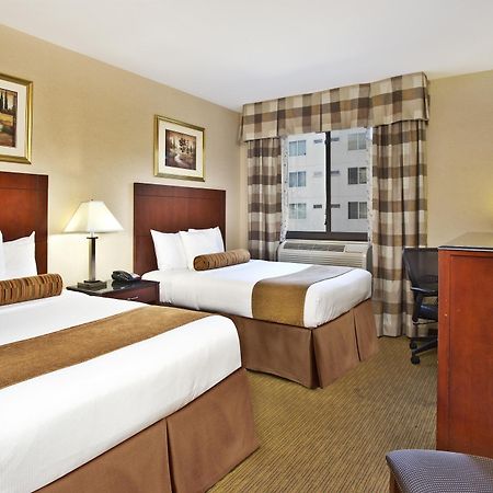 Best Western Plus Arena Hotel New York Exteriér fotografie