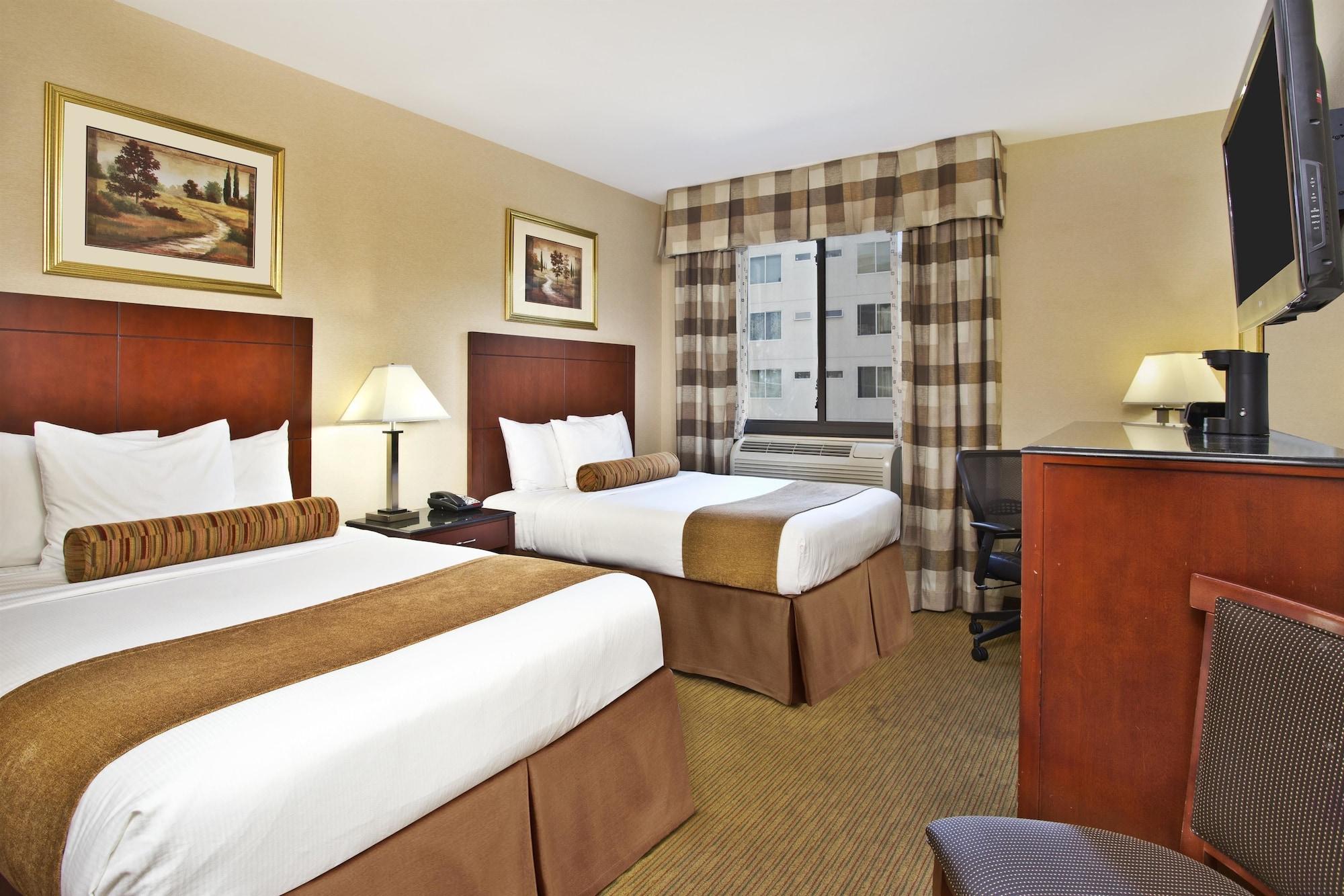 Best Western Plus Arena Hotel New York Exteriér fotografie
